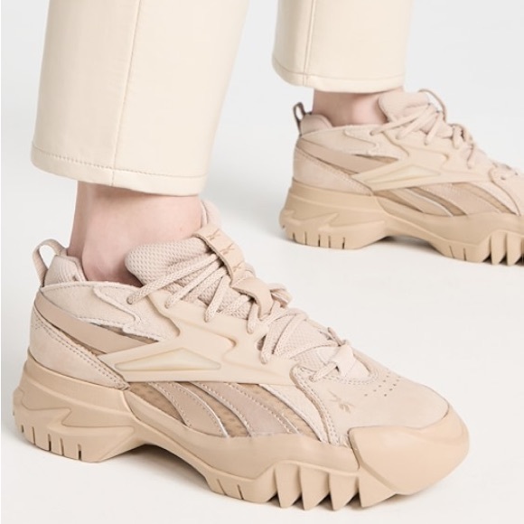 Women's Reebok Cardi B Club C V2 - Picture 4 of 13